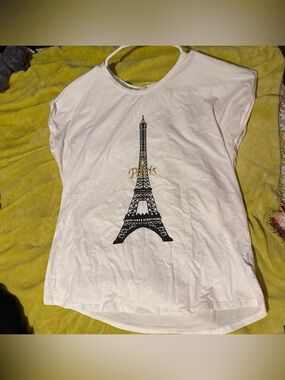 Women's White Eiffel Tower Graphic Tee - Short Sleeve Paris Script